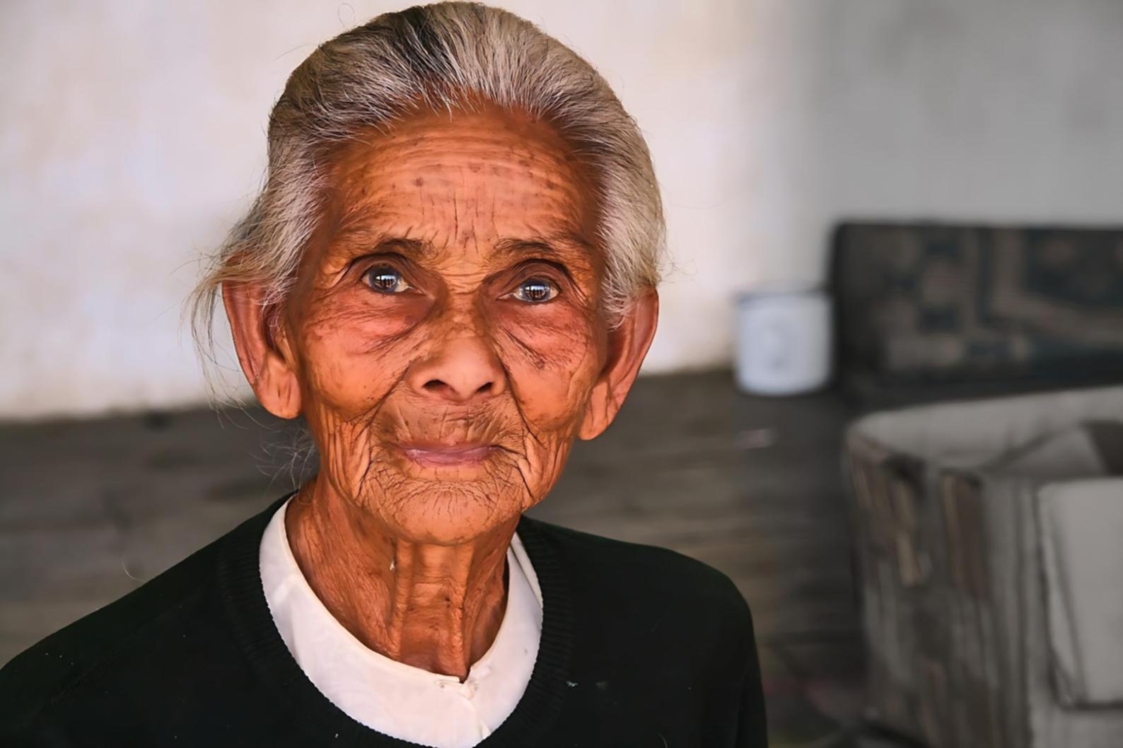 データ分析を行うソーシャルワーカー